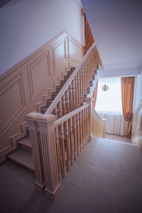 Hotel Glaris Tirgu Frumos Bagian luar foto