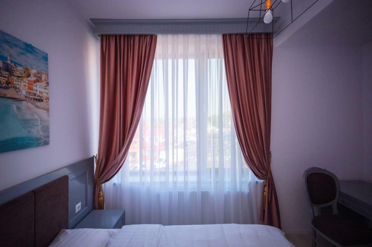Hotel Glaris Tirgu Frumos Bagian luar foto