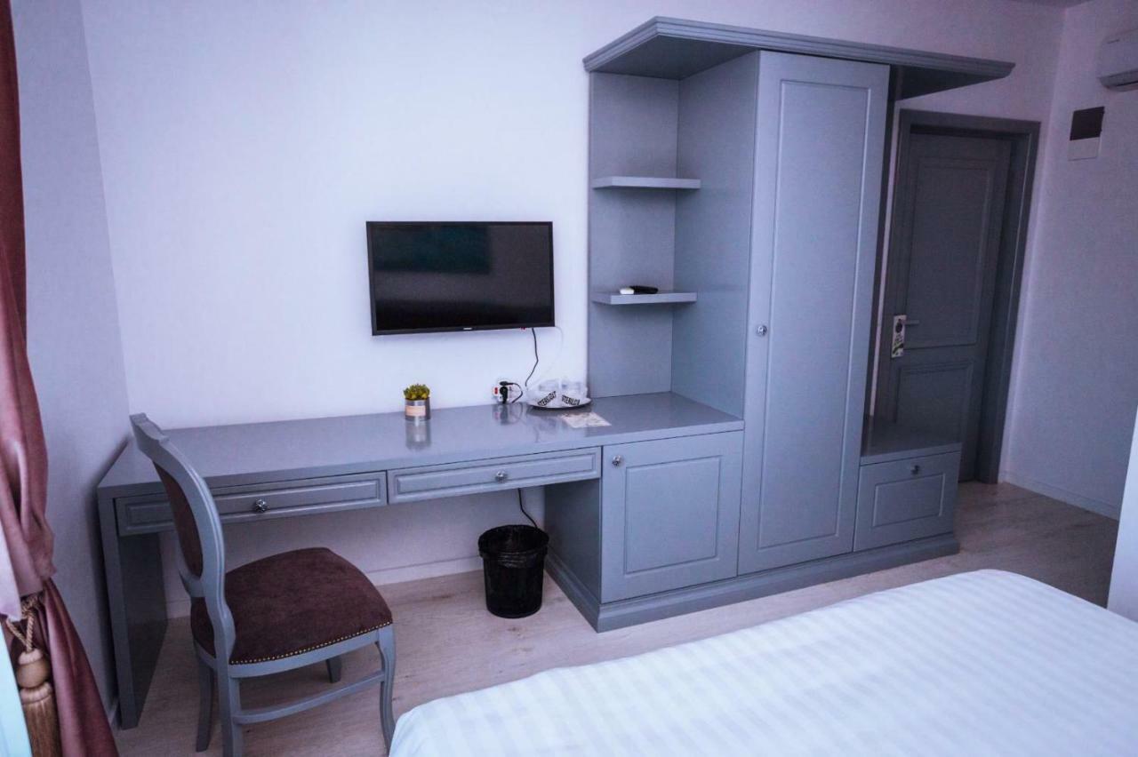 Hotel Glaris Tirgu Frumos Bagian luar foto