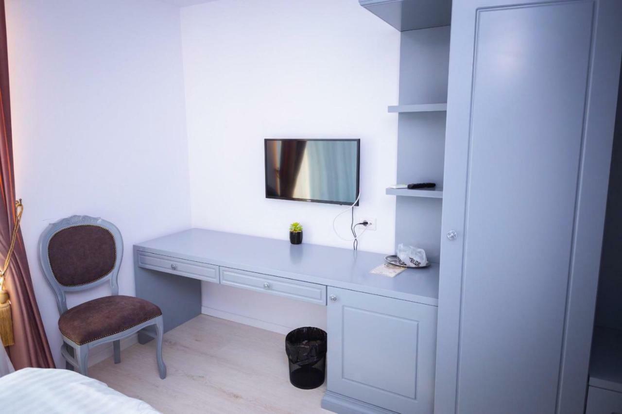 Hotel Glaris Tirgu Frumos Bagian luar foto