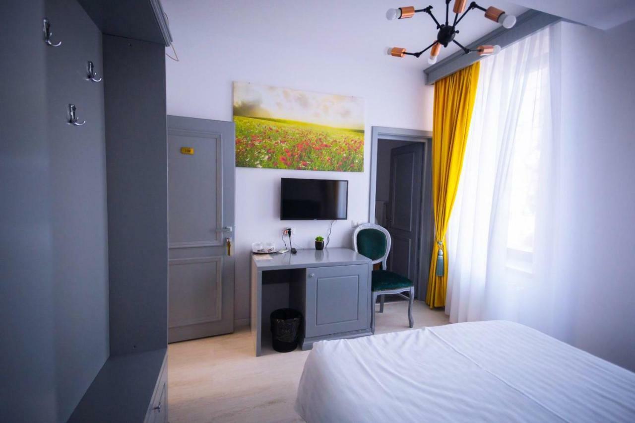 Hotel Glaris Tirgu Frumos Bagian luar foto