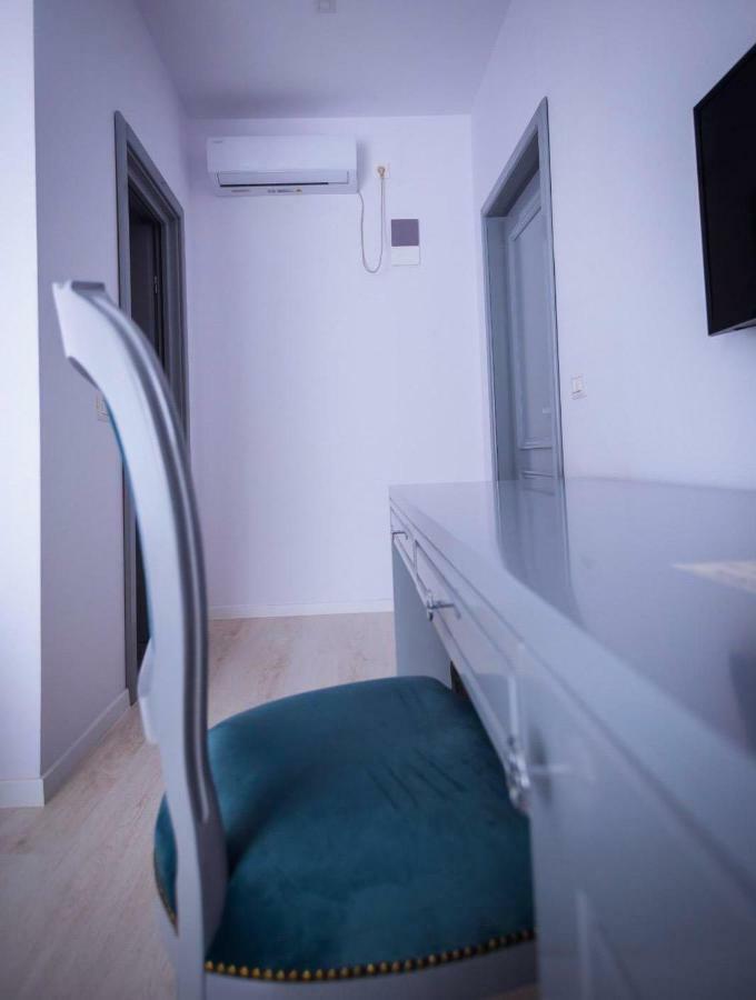 Hotel Glaris Tirgu Frumos Bagian luar foto